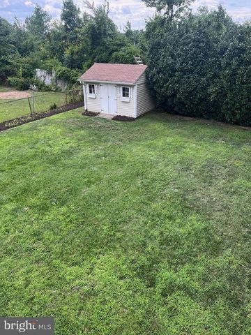 5350 RAVENSWORTH RD, Springfield, VA 22151
