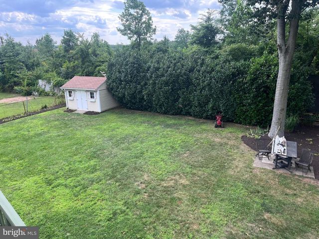 5350 RAVENSWORTH RD, Springfield, VA 22151