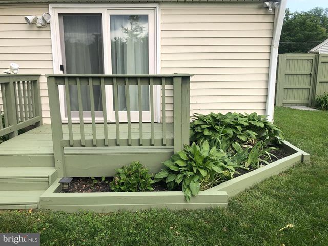 5350 RAVENSWORTH RD, Springfield, VA 22151