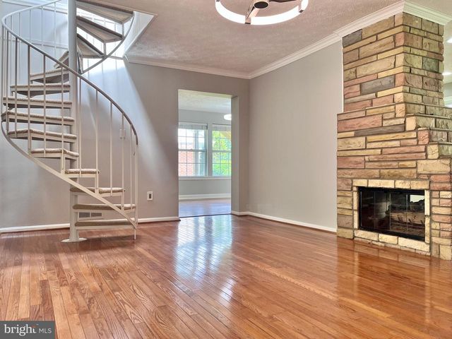 5350 RAVENSWORTH RD, Springfield, VA 22151