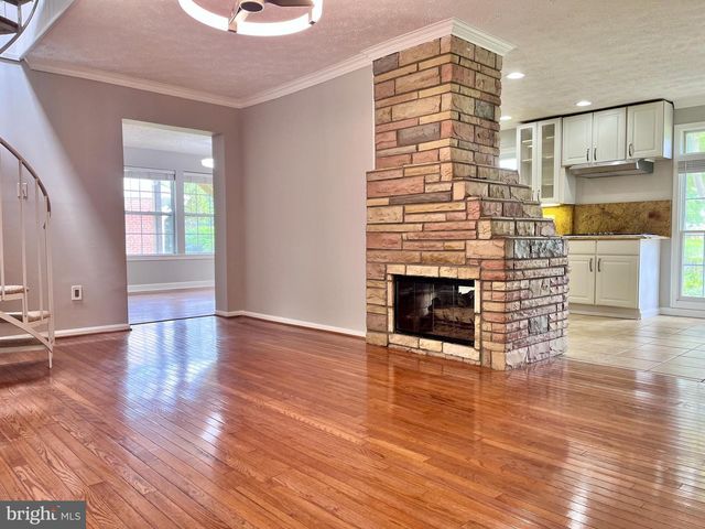 5350 RAVENSWORTH RD, Springfield, VA 22151
