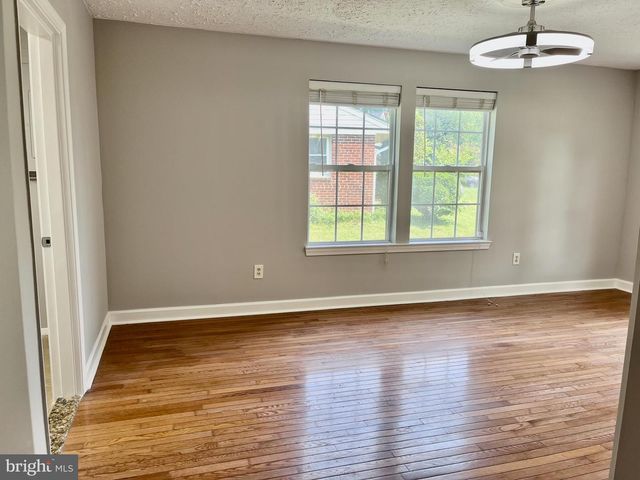 5350 RAVENSWORTH RD, Springfield, VA 22151