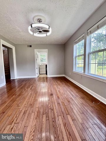 5350 RAVENSWORTH RD, Springfield, VA 22151