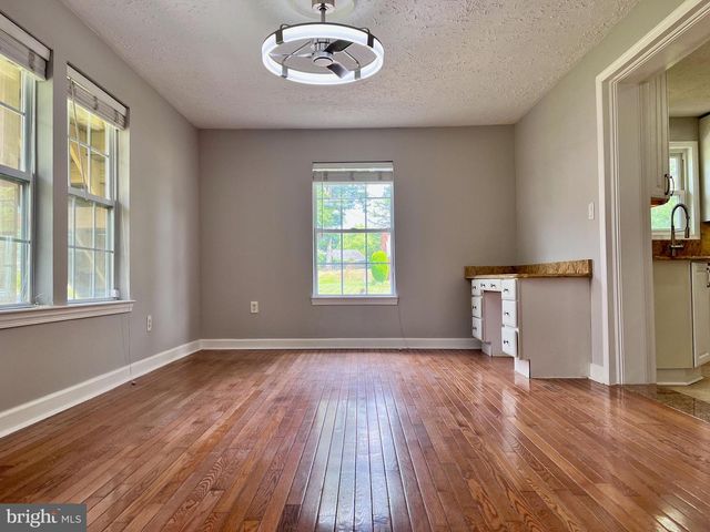 5350 RAVENSWORTH RD, Springfield, VA 22151