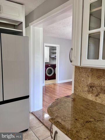 5350 RAVENSWORTH RD, Springfield, VA 22151