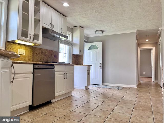 5350 RAVENSWORTH RD, Springfield, VA 22151