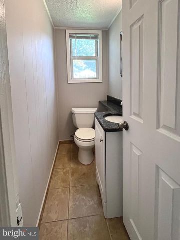 5350 RAVENSWORTH RD, Springfield, VA 22151