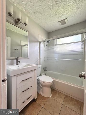 5350 RAVENSWORTH RD, Springfield, VA 22151