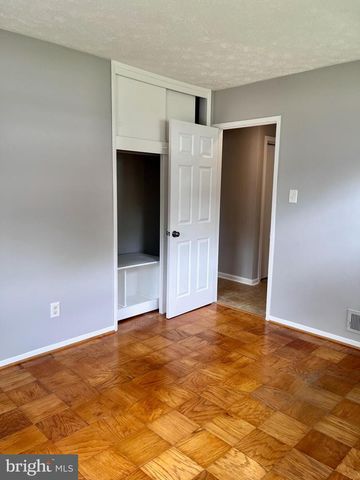 5350 RAVENSWORTH RD, Springfield, VA 22151