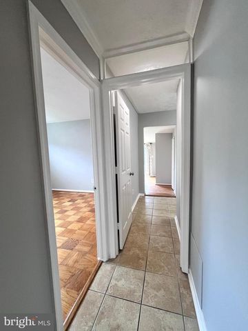 5350 RAVENSWORTH RD, Springfield, VA 22151