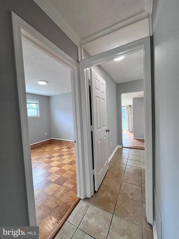 5350 RAVENSWORTH RD, Springfield, VA 22151