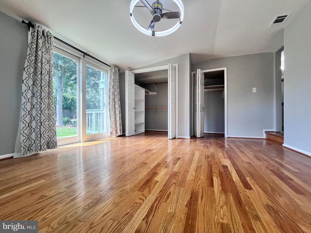 5350 RAVENSWORTH RD, Springfield, VA 22151