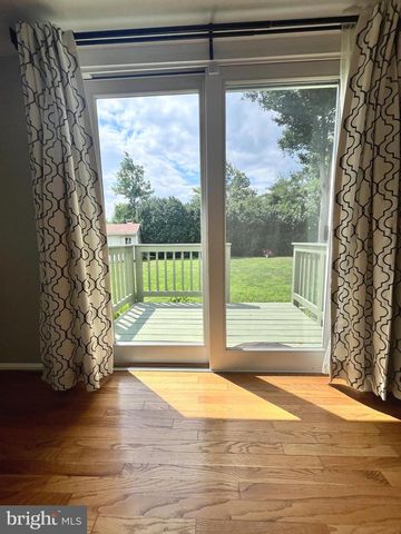 5350 RAVENSWORTH RD, Springfield, VA 22151