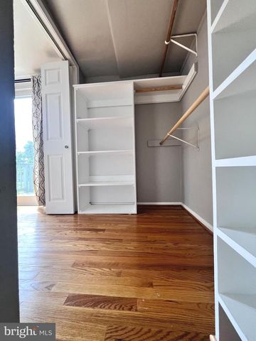 5350 RAVENSWORTH RD, Springfield, VA 22151