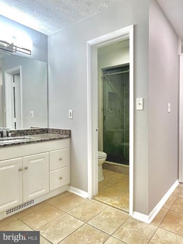 5350 RAVENSWORTH RD, Springfield, VA 22151