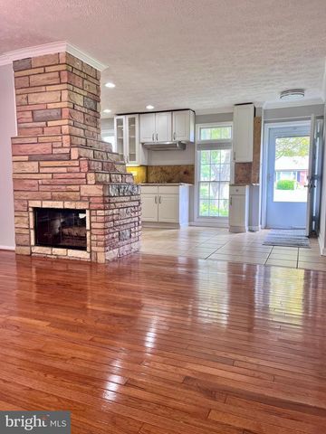 5350 RAVENSWORTH RD, Springfield, VA 22151