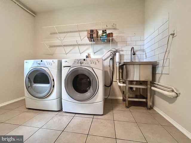 5350 RAVENSWORTH RD, Springfield, VA 22151
