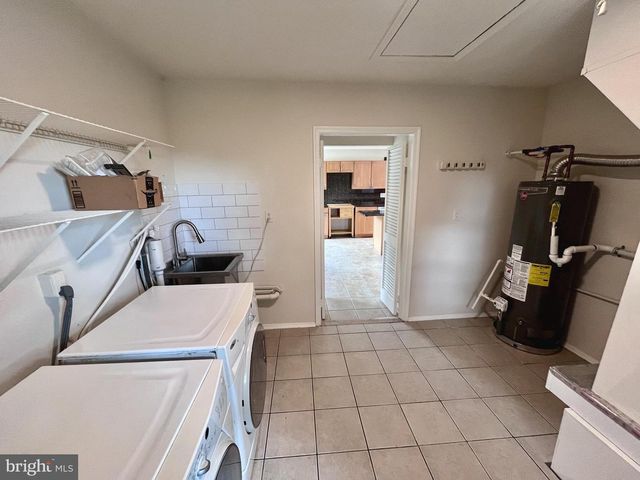 5350 RAVENSWORTH RD, Springfield, VA 22151