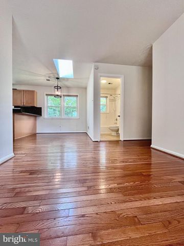 5350 RAVENSWORTH RD, Springfield, VA 22151