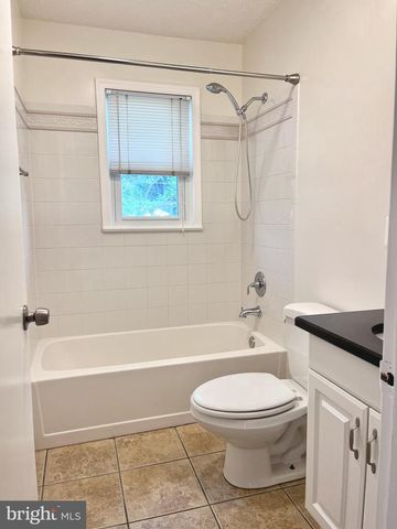 5350 RAVENSWORTH RD, Springfield, VA 22151