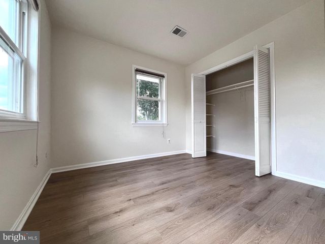 5350 RAVENSWORTH RD, Springfield, VA 22151