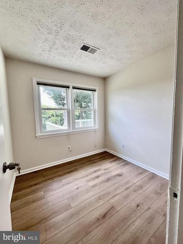 5350 RAVENSWORTH RD, Springfield, VA 22151