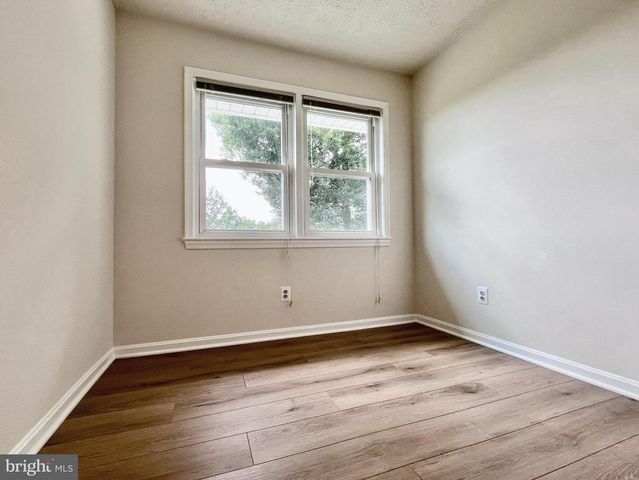 5350 RAVENSWORTH RD, Springfield, VA 22151