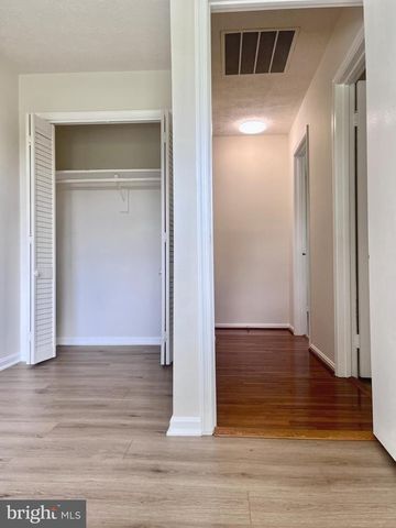 5350 RAVENSWORTH RD, Springfield, VA 22151