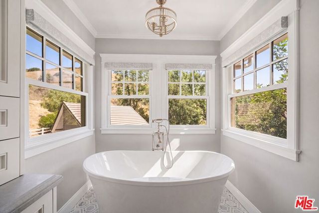 10 Holster Lane, Bell Canyon, CA 91307