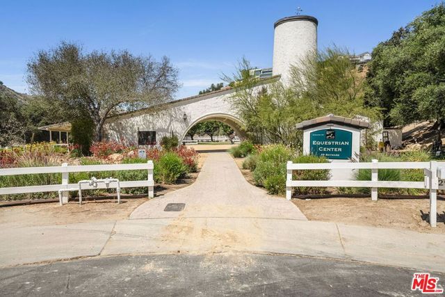 10 Holster Lane, Bell Canyon, CA 91307