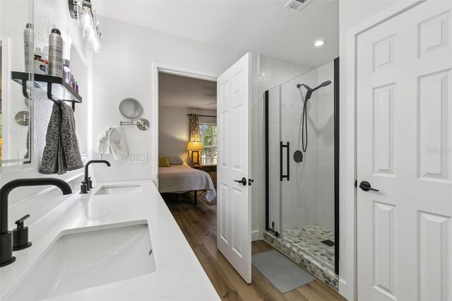 496 W PAR STREET 496, Orlando, FL 32804