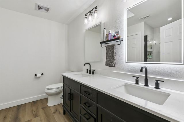 496 W PAR STREET 496, Orlando, FL 32804