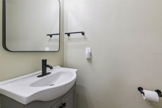 496 W PAR STREET 496, Orlando, FL 32804