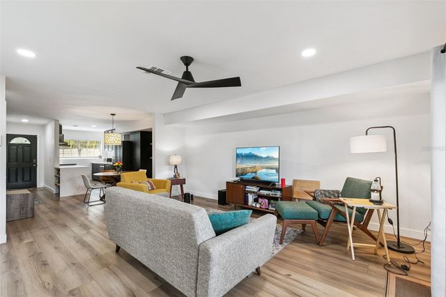 496 W PAR STREET 496, Orlando, FL 32804