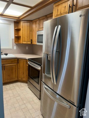 5003 S 2825 W, Roy, UT 84067