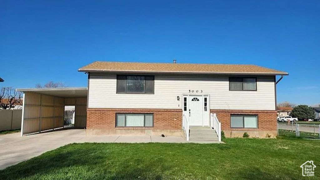 5003 S 2825 W, Roy, UT 84067