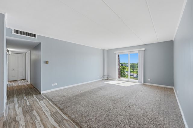 220 S Roselle Road 524, Schaumburg, IL 60193