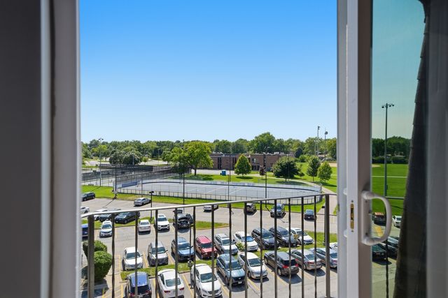 220 S Roselle Road 524, Schaumburg, IL 60193