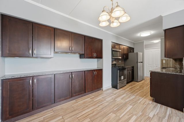 220 S Roselle Road 524, Schaumburg, IL 60193