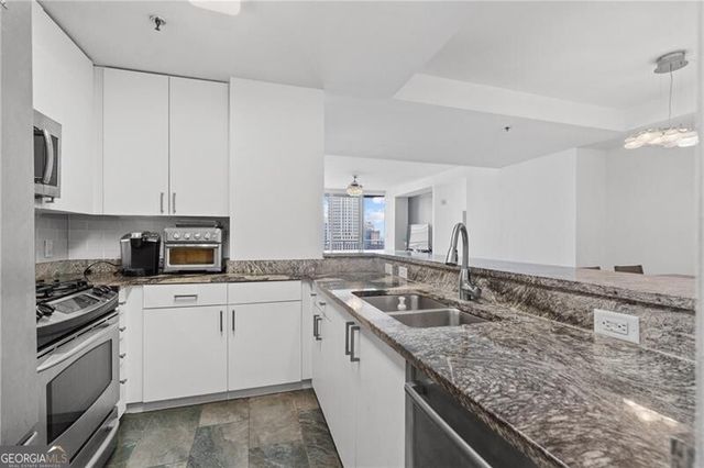 3338 Peachtree Road 2005, Atlanta, GA 30326