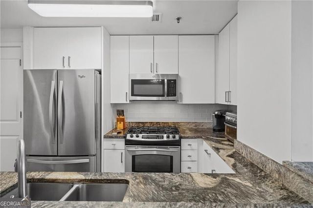 3338 Peachtree Road 2005, Atlanta, GA 30326