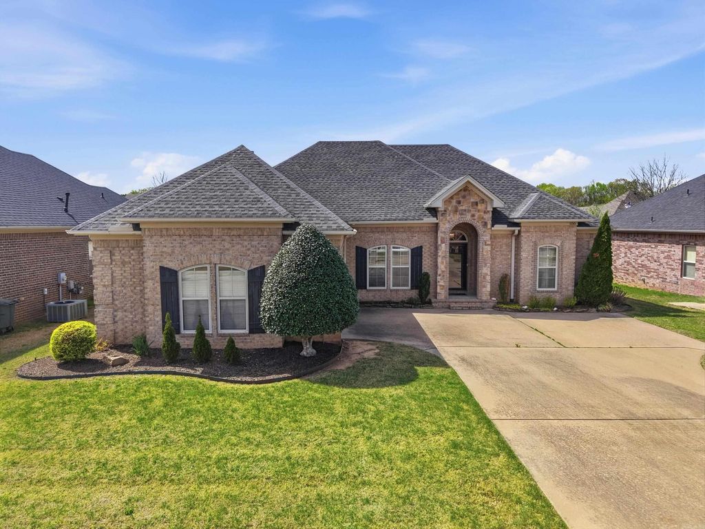 1155 Calloway Drive, Conway, AR 72034