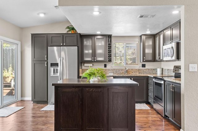 611 Treese Way, Roseville, CA 95678