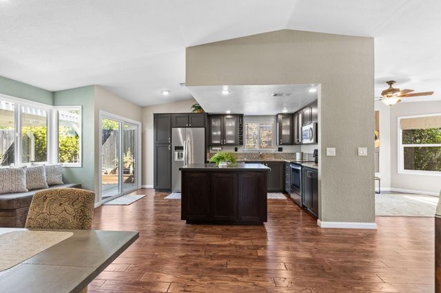 611 Treese Way, Roseville, CA 95678