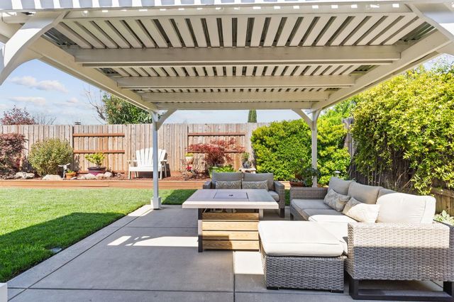 611 Treese Way, Roseville, CA 95678