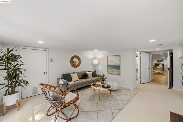 1788 San Lorenzo Ave, Berkeley, CA 94707