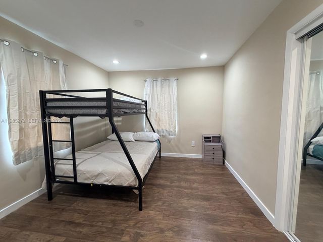 943 79th Ter 201, Miami Beach, FL 33141