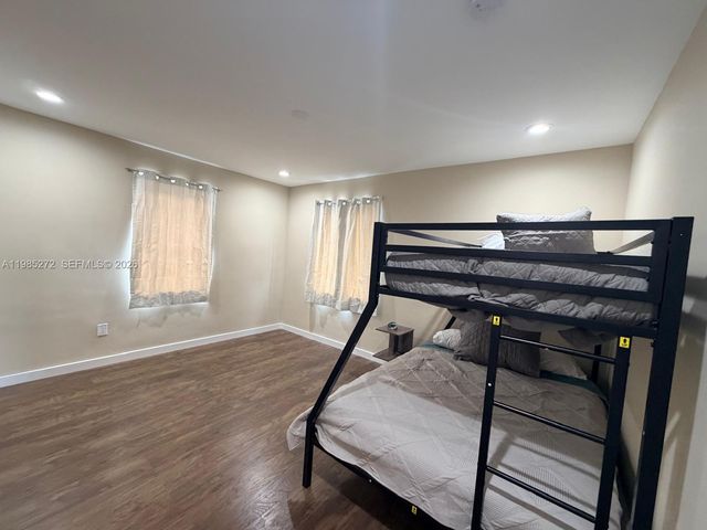 943 79th Ter 201, Miami Beach, FL 33141