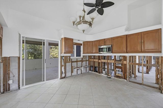 651 JUNGLE QUEEN WAY, Longboat Key, FL 34228