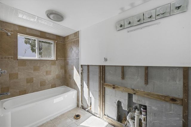 651 JUNGLE QUEEN WAY, Longboat Key, FL 34228